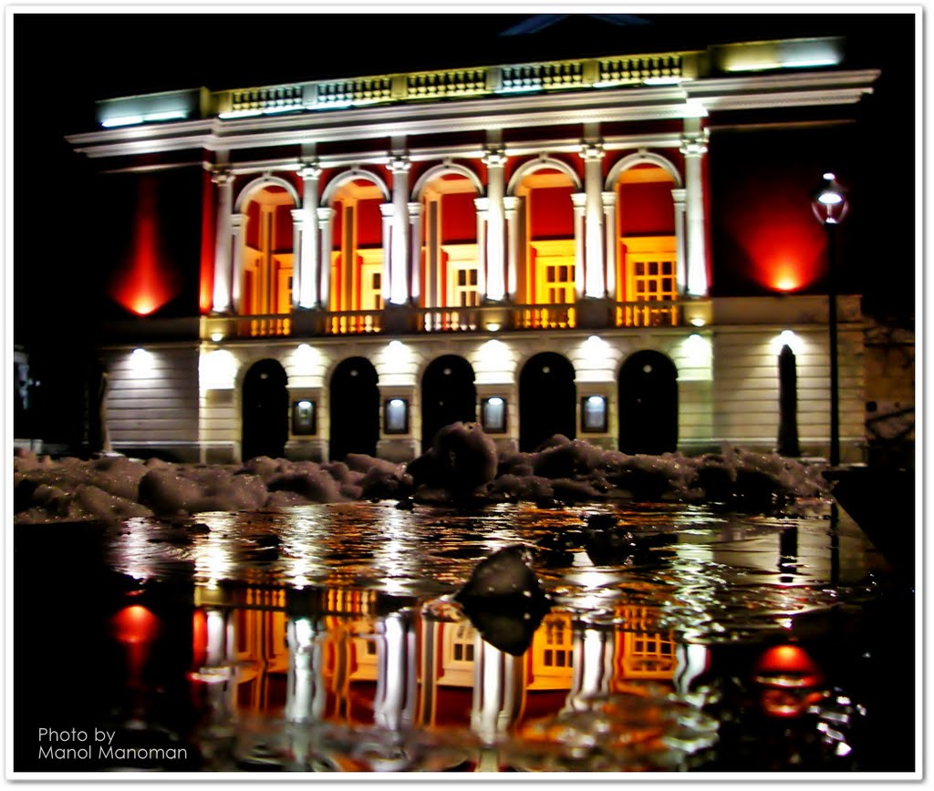 Rousse, The opera at night