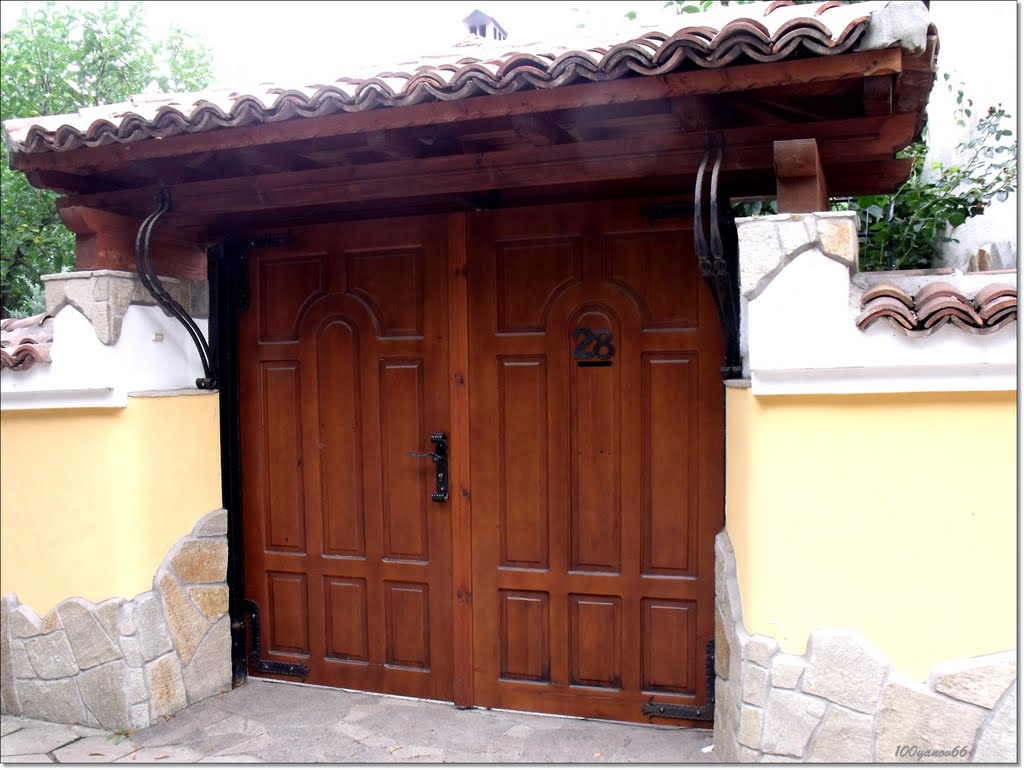 New port in old style / Нова порта в стар стил