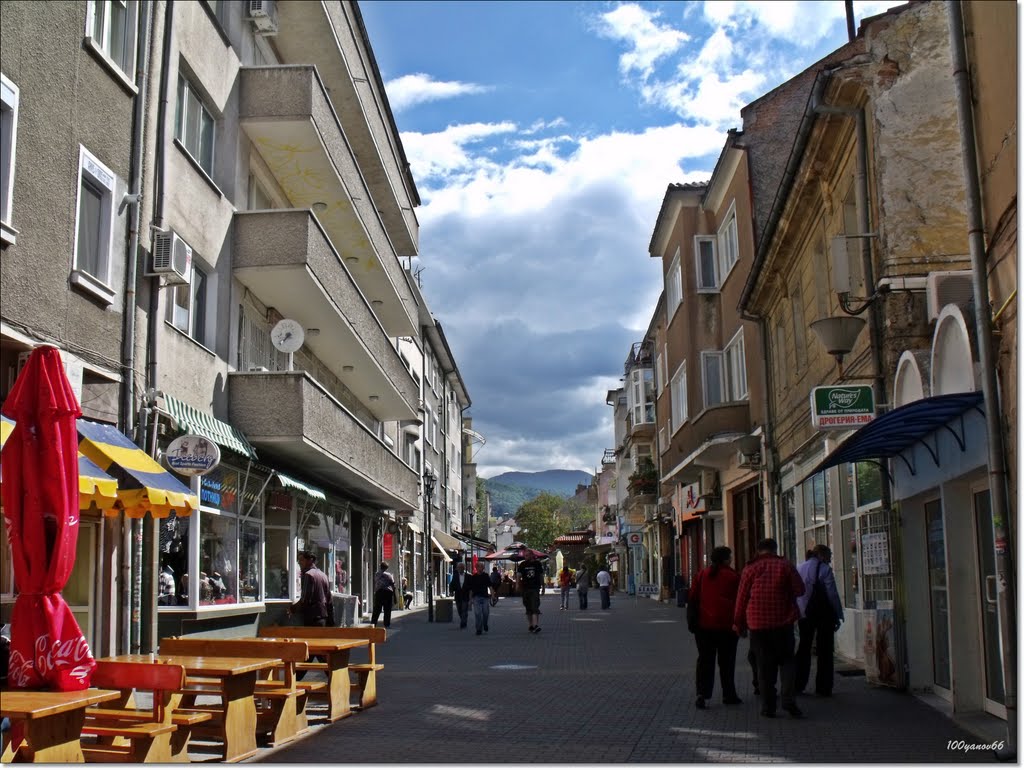 Main street / Главната улица