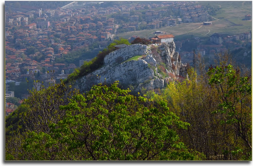 On the Edge / Св.Димитър - най-високо разположеният параклис над Асеновград