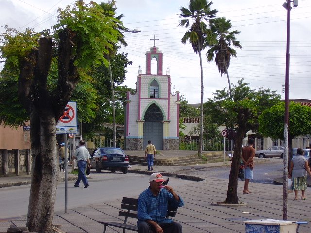 Praça e Pink Building