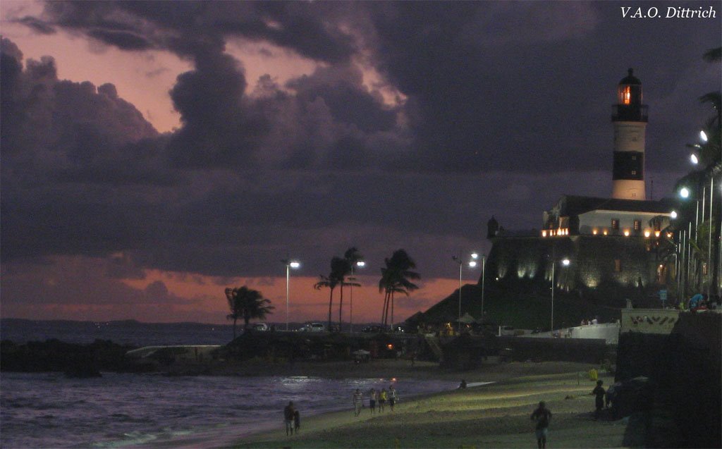 Anoitecer na Praia do Farol da Barra, Salvador, BA, Brasil