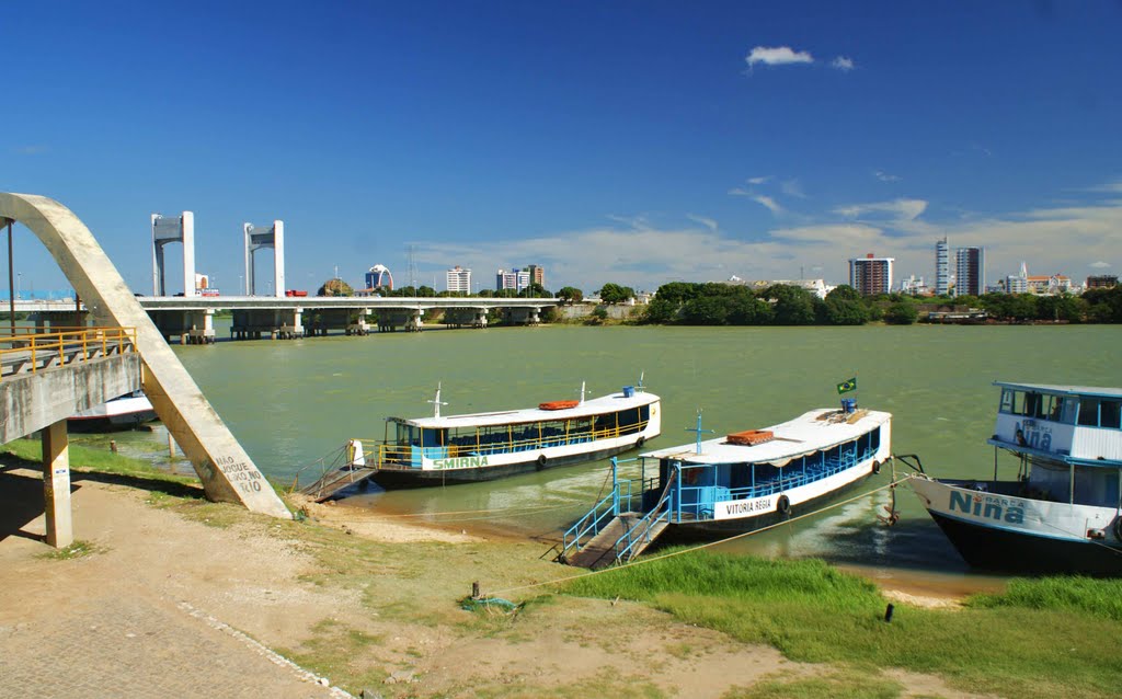 Rio São Francisco - divisa Juazeiro BA - Petrolina, PE