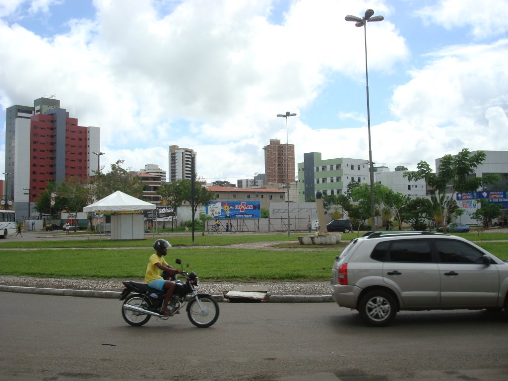 Itabuna - Rotatória da Av. Princ. Izabel 03
