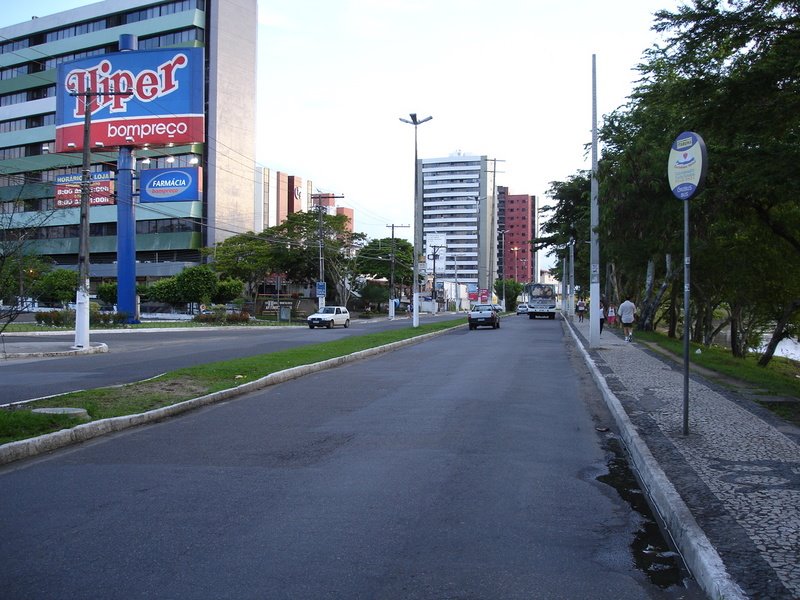 Av.Aziz Maron