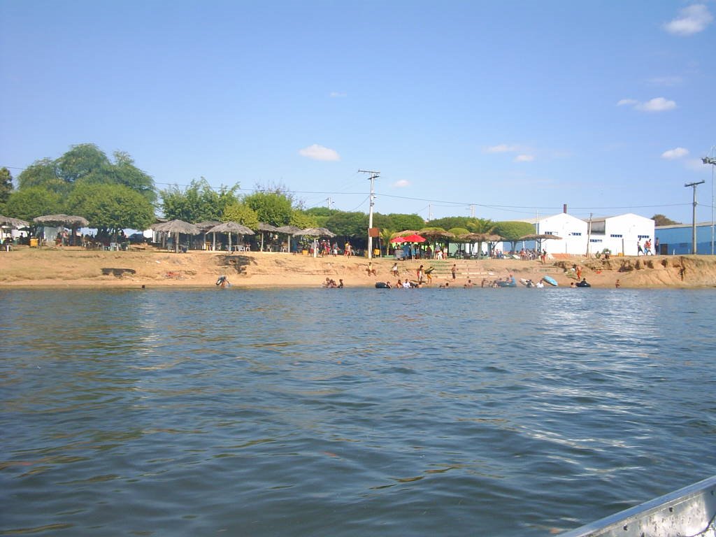 Rio corrente em SAMAVI