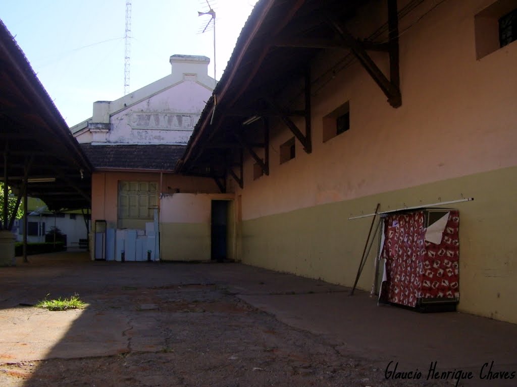 * Estação sufocada pelo terminal