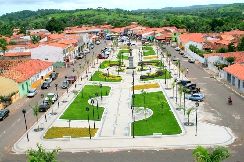 Vista frontal da Praça São Francisco de Assis