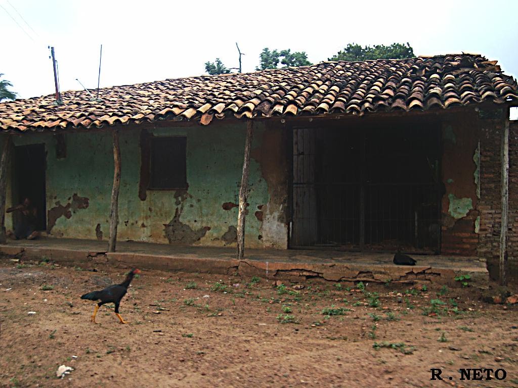 CASA ANTIGA E TÍPICA DO INTERIOR DO NORDESTE BRASILEIRO ESSA EM SÃO DOMINGOS - MA BRASIL