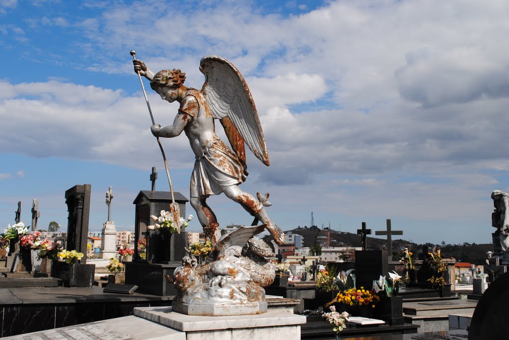 Anjo - Cemitério N. Sra da Boa Morte - Barbacena/MG