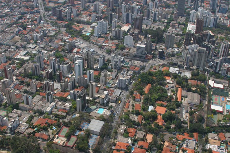 Av. Raja Gabáglia com Av. do Contorno