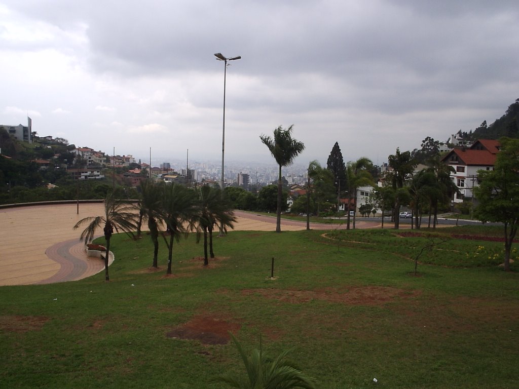 Praça Israel Pinheiro (do Papa)