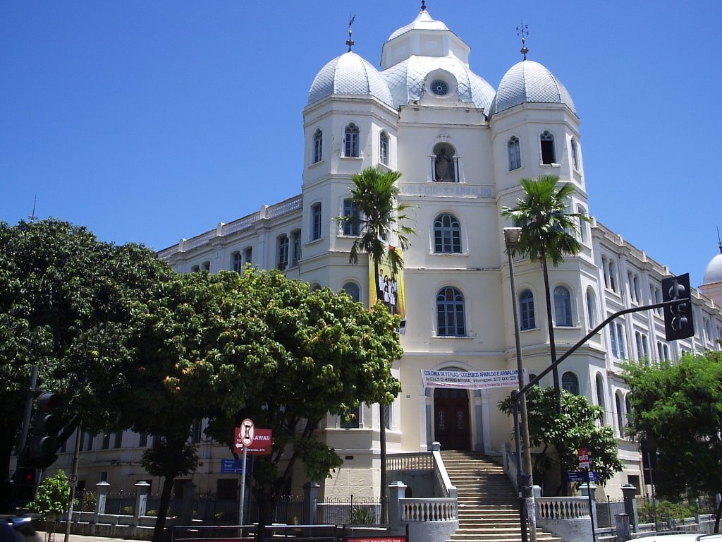 COLEGIO ARNALDO
