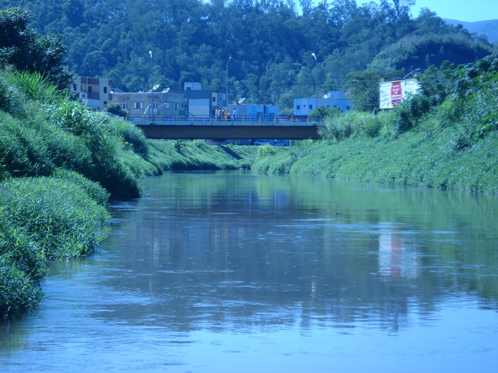Vista da ponte sobre o rio Sapucaí