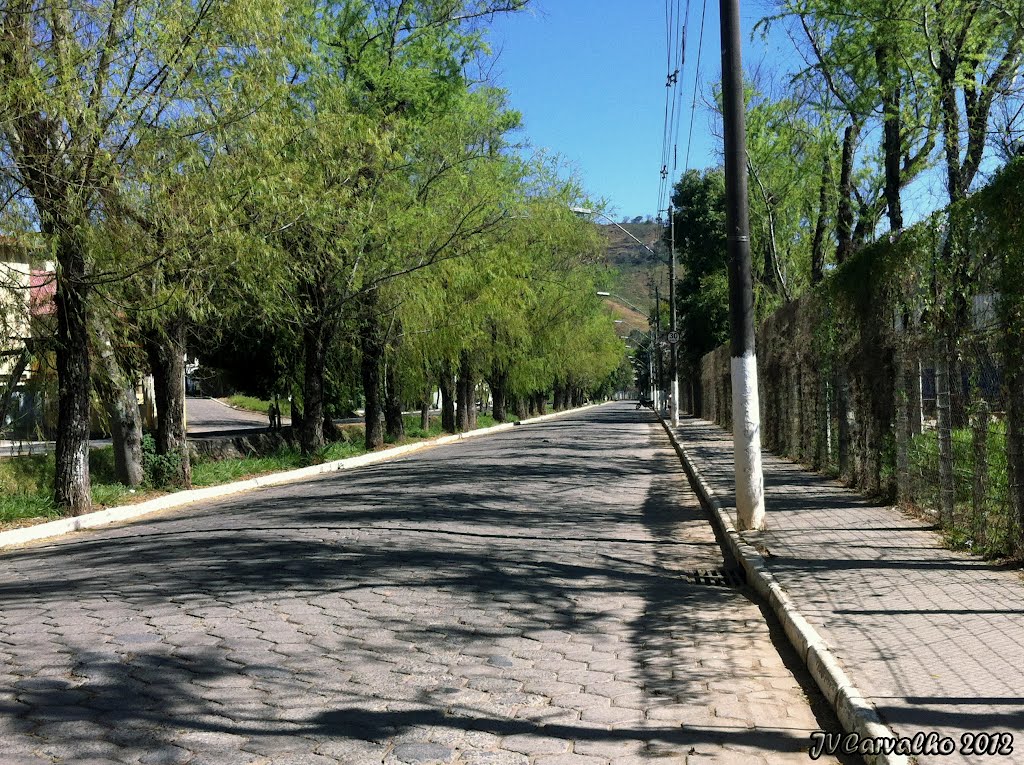 Avenida BPS, Em frente a UNIFEI em Itajubá MG. 25/08/2012.