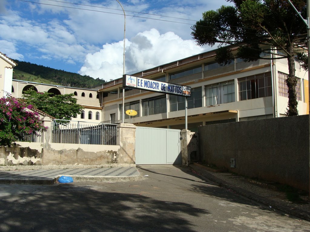 Escola E Moacir de Matos