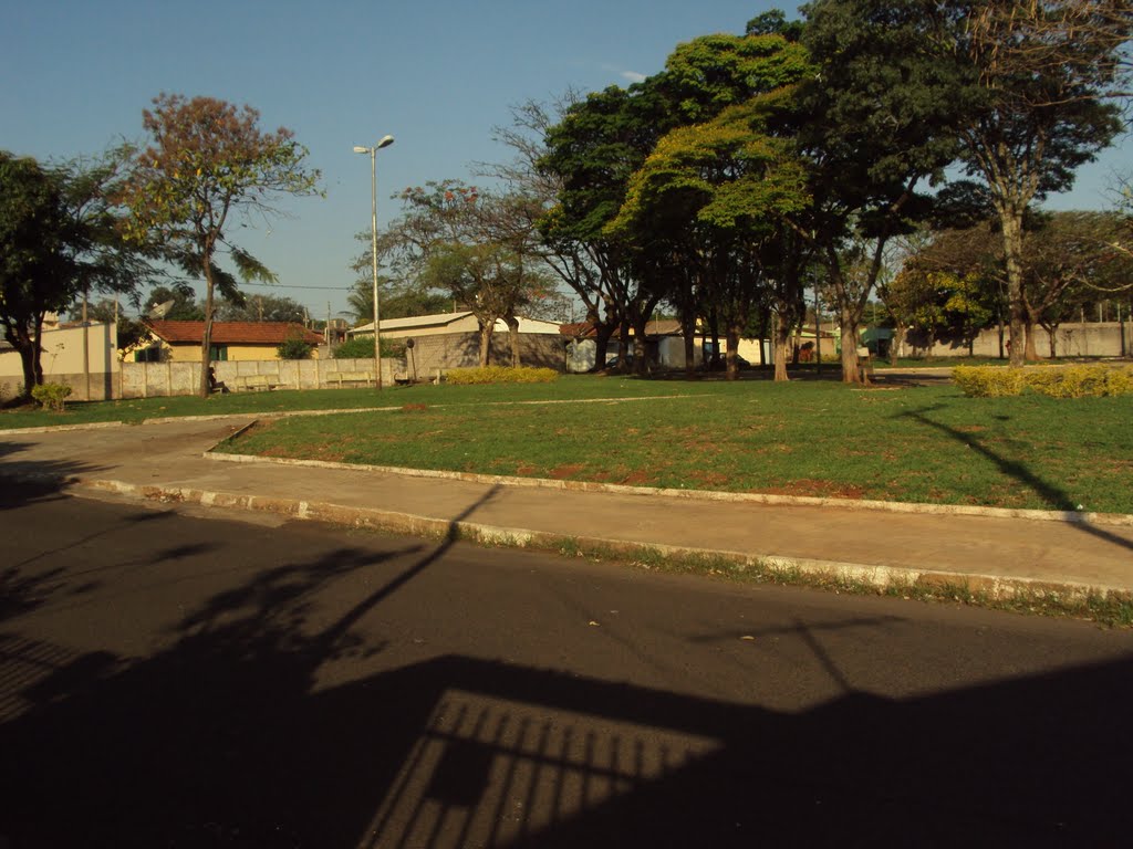 Praça 1° de Maio da Cidade Industrial tirada em 09/10/10 // Estação do ano: primavera