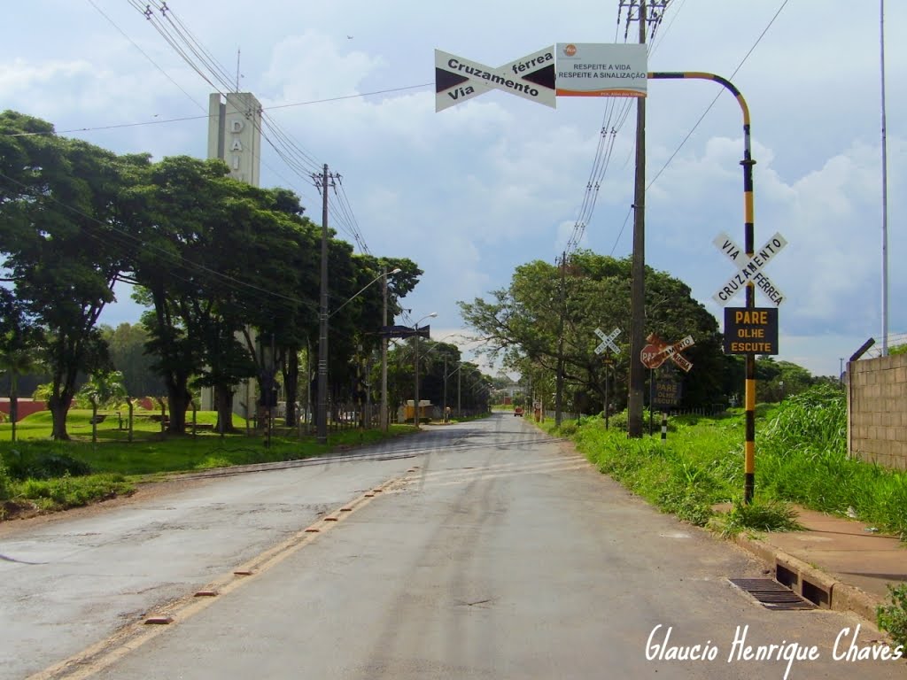 * Cruzamento Via Férrea