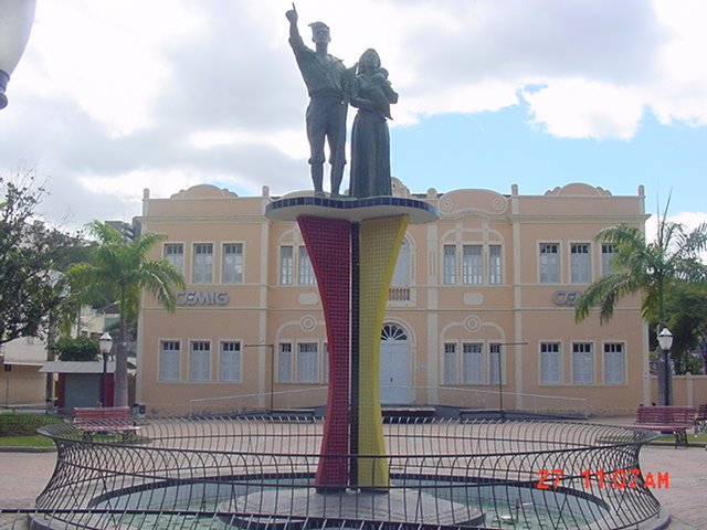 Teofilo Otoni.Praça Germánica(2003)