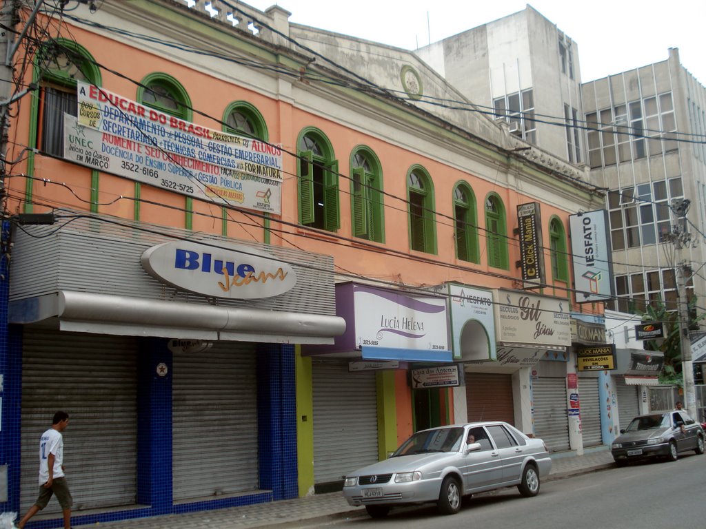 11/08 - Av. Getulio Vargas, Teófilo Otoni, MG - BR