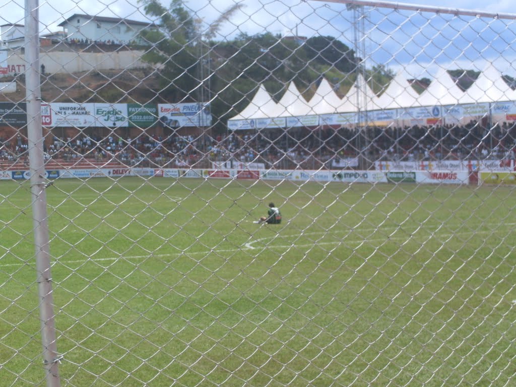 Gramados do estadio NASSIRI MATTAR, arquibancada lotada!