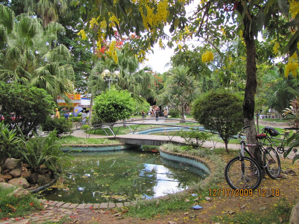 Praça Tiradentes " Teófilo Otoni"