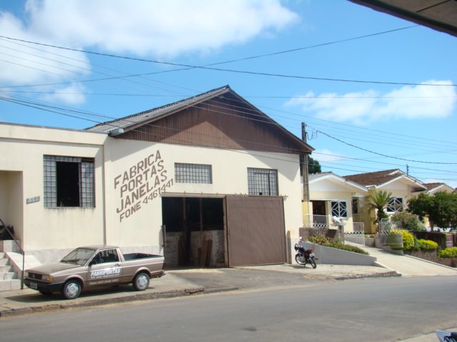 Fábrica de portas e janelas