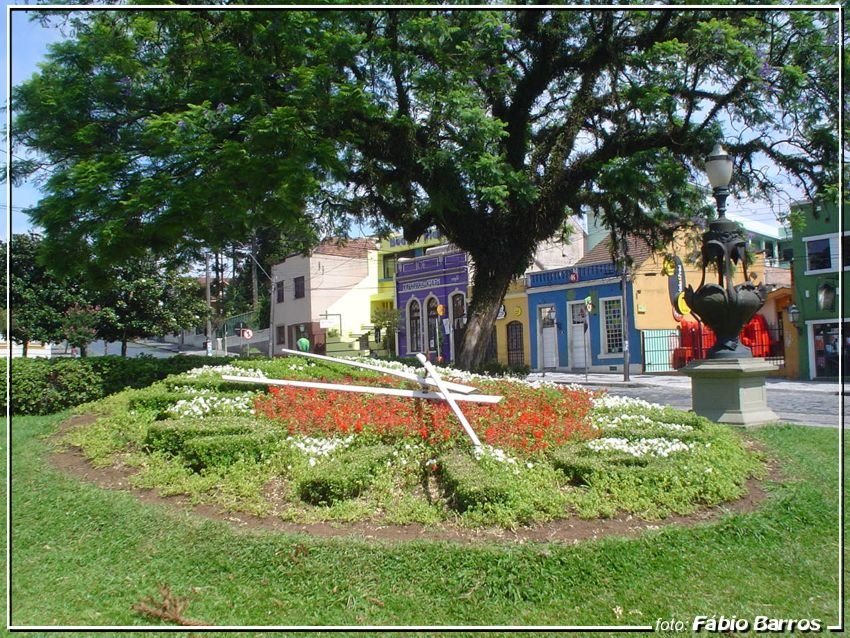Relógio e Flores  - Praça Garibaldi - Foto: Fábio Barros  (www.cidade3d.uniblog.com.br)