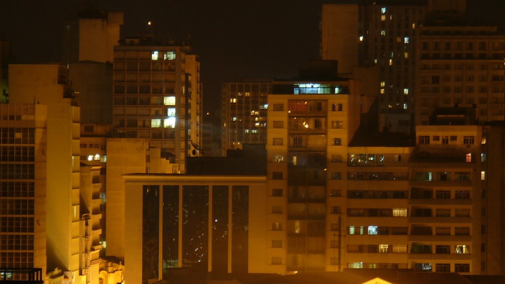 Visão Noturna do Centro fotografado da Reitoria UFPR