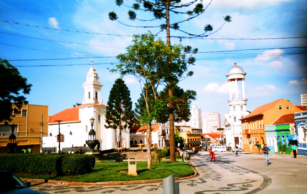 Colorida Placita Colonial