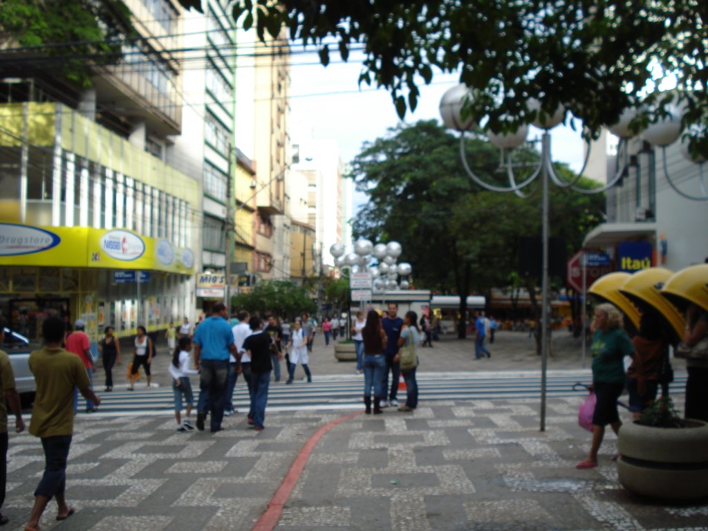 CALÇADÃO DE LONDRINA-PR. By JOSÉ CARLOS FARINA