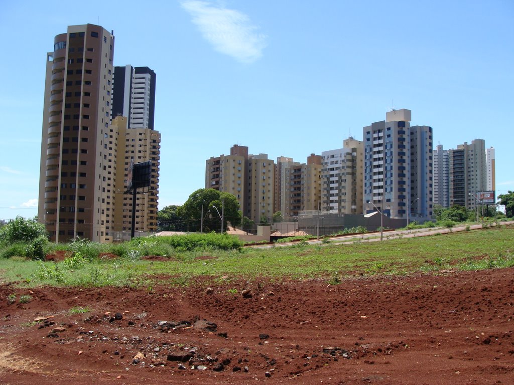 O bairro em expansão, os prédios que avançam na área rural - Londrina - PR - Brazil