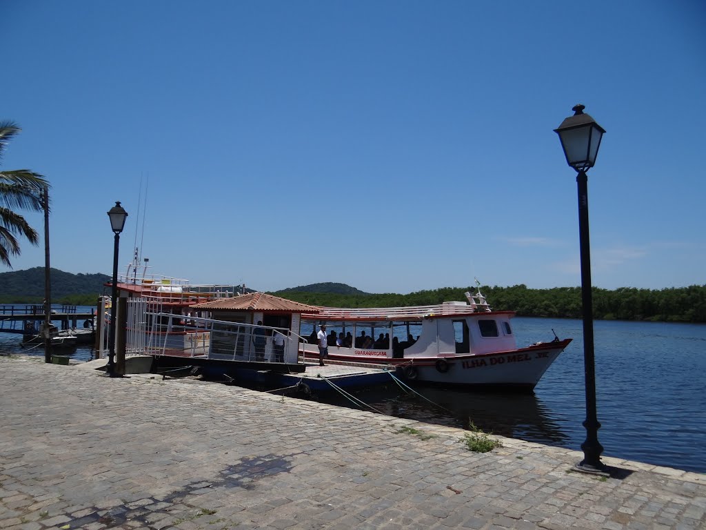 Junto ao Restaurante Danúbio Azul, Paranaguá, Paraná, Brasil