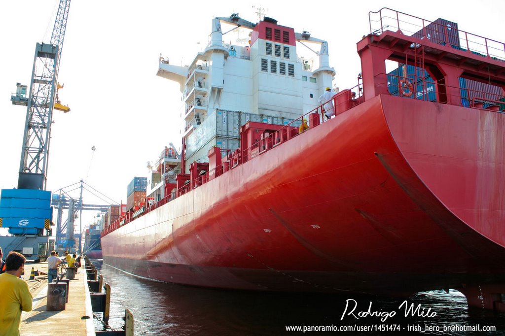 Maruba Cristina unberthing