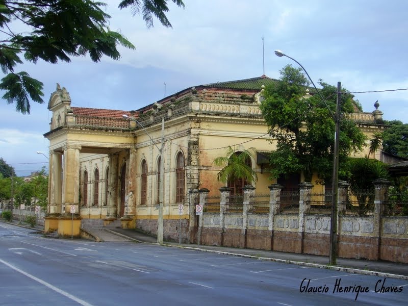 * Estação Ferroviária