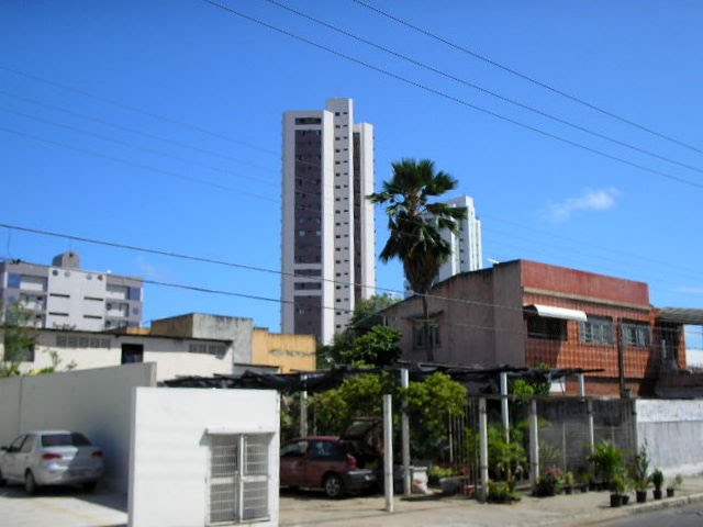 Av. Carlos de Lima Cavalcante