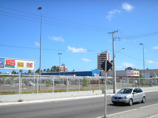 Av. Governador Carlos Lima Cavalcante
