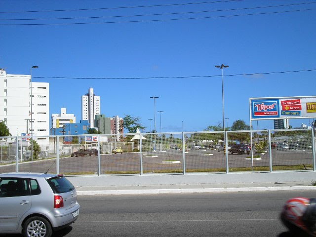 Av. Governador Carlos de Lima Cavalcante