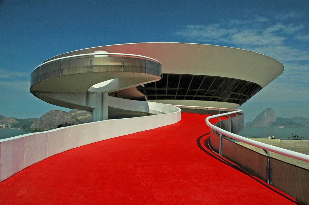 Contemporary Art Museum, Niteroi, across the bay from Rio de Janeiro, Brazil