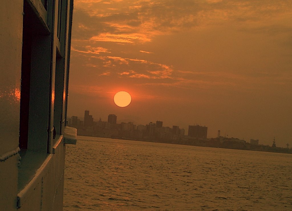 Por do Sol, visto da barca _ Niterói _ Rio de Janeiro - Brasil