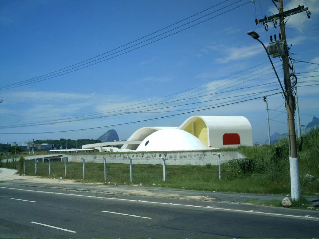 NITERÓI PEOPLE´S THEATER and OSCAR NIEMEYER MUSEUM