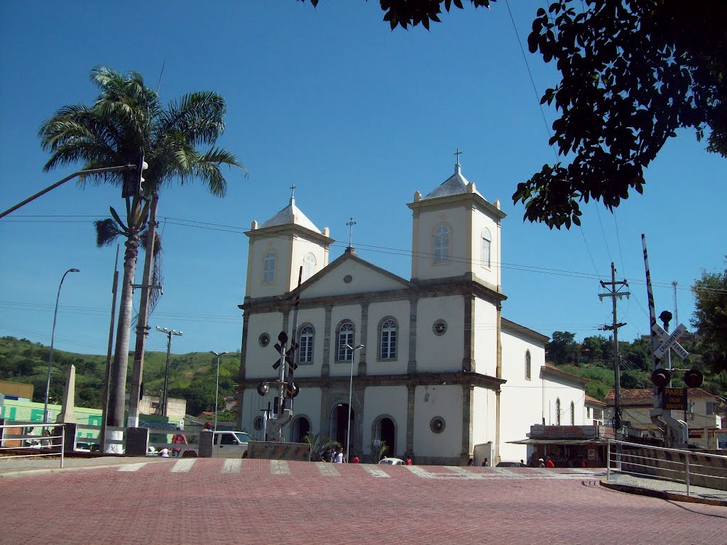 Cancela da via ferrea em frente a Matriz