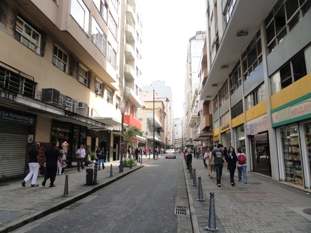 2011-Petrópolis-RJ: Rua 16 de Março - área comercial no centro da cidade