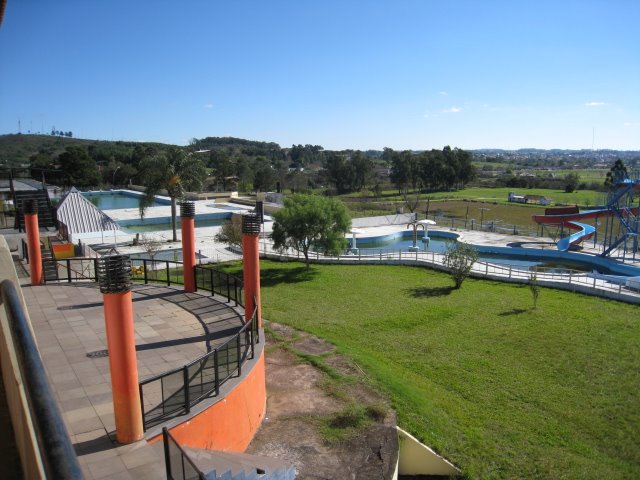 PISCINAS/FUTEBOL 7/CIDADE AO FUNDO