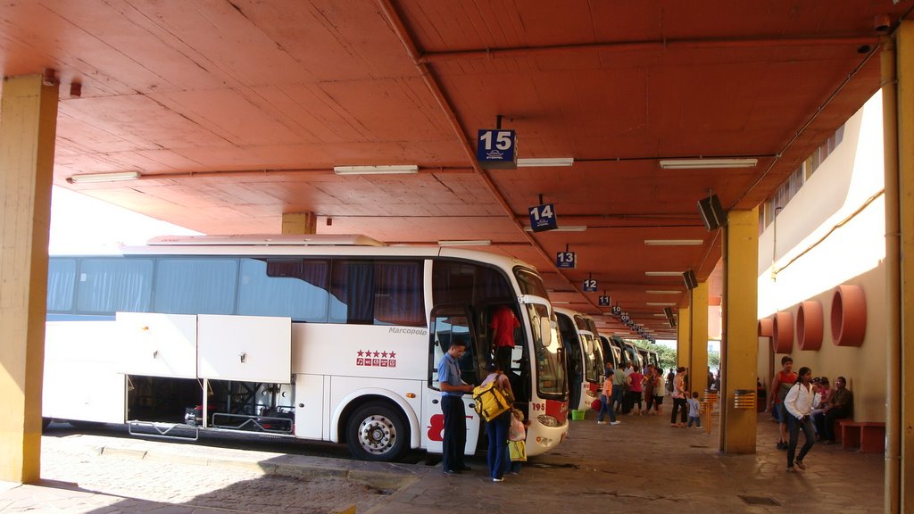 Embarque no terminal rodoviário - Pelotas - RS