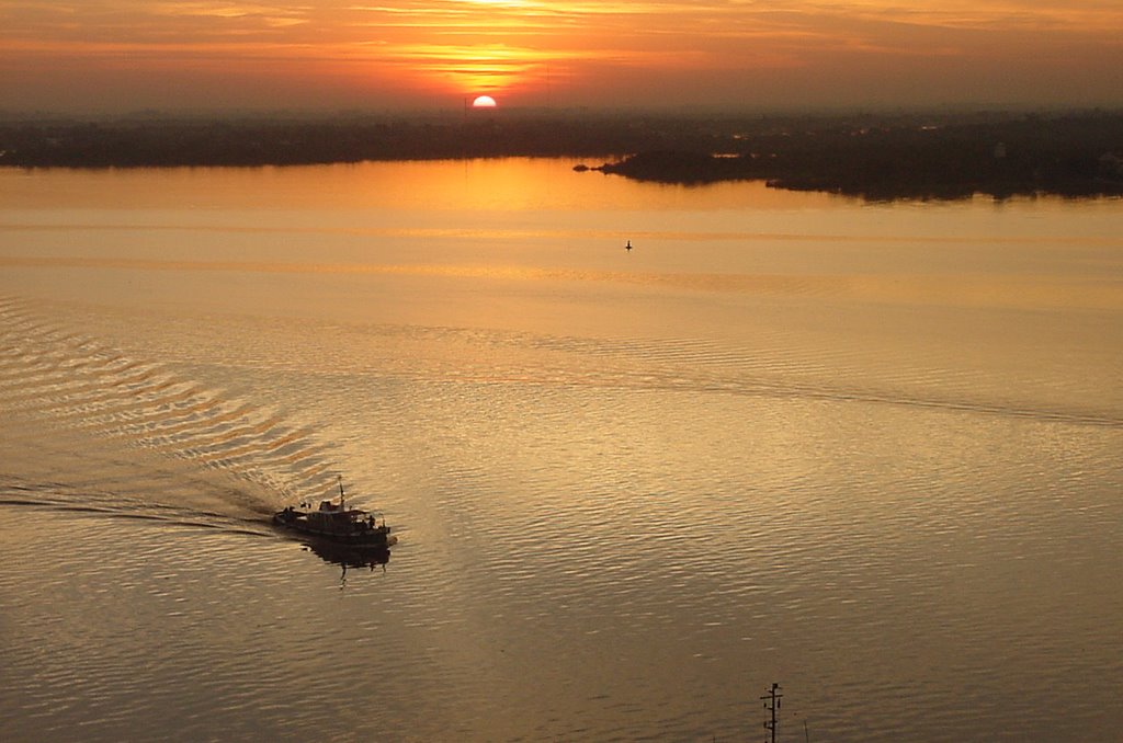Pôr do sol no Guaíba