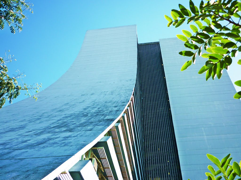 Centro Adminsitrativo Fernando Ferrari - Porto Alegre/RS (by Sílvia Schuma)