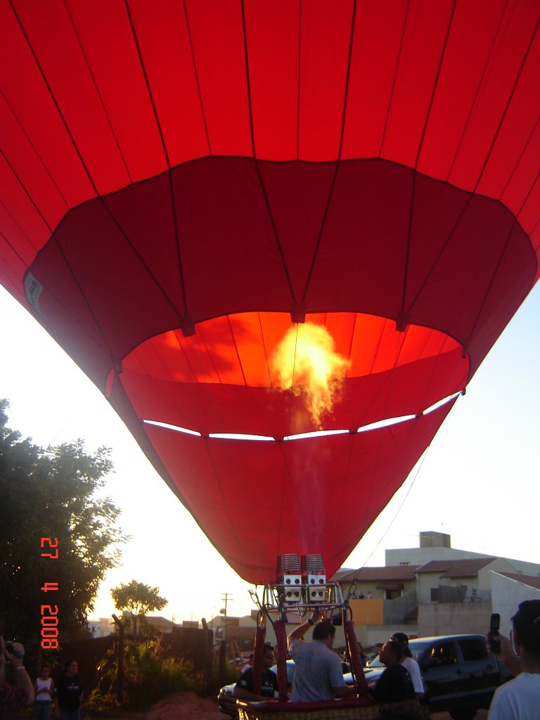 BALÕES