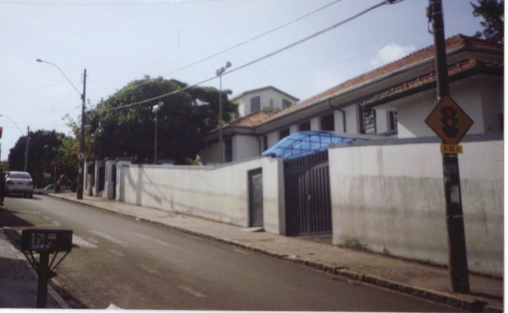 Escola  Rafael  de   Moura.