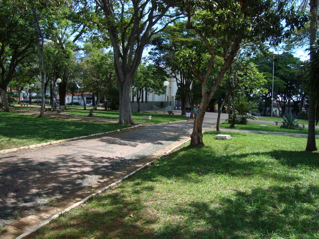 Praça Av. Dom Lúcio com Prudente de Moraes (11/2008)